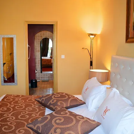 La Sainte Valerie Adults Only