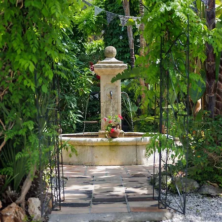 La Sainte Valerie Adults Only ז'ואן-לה-פינס